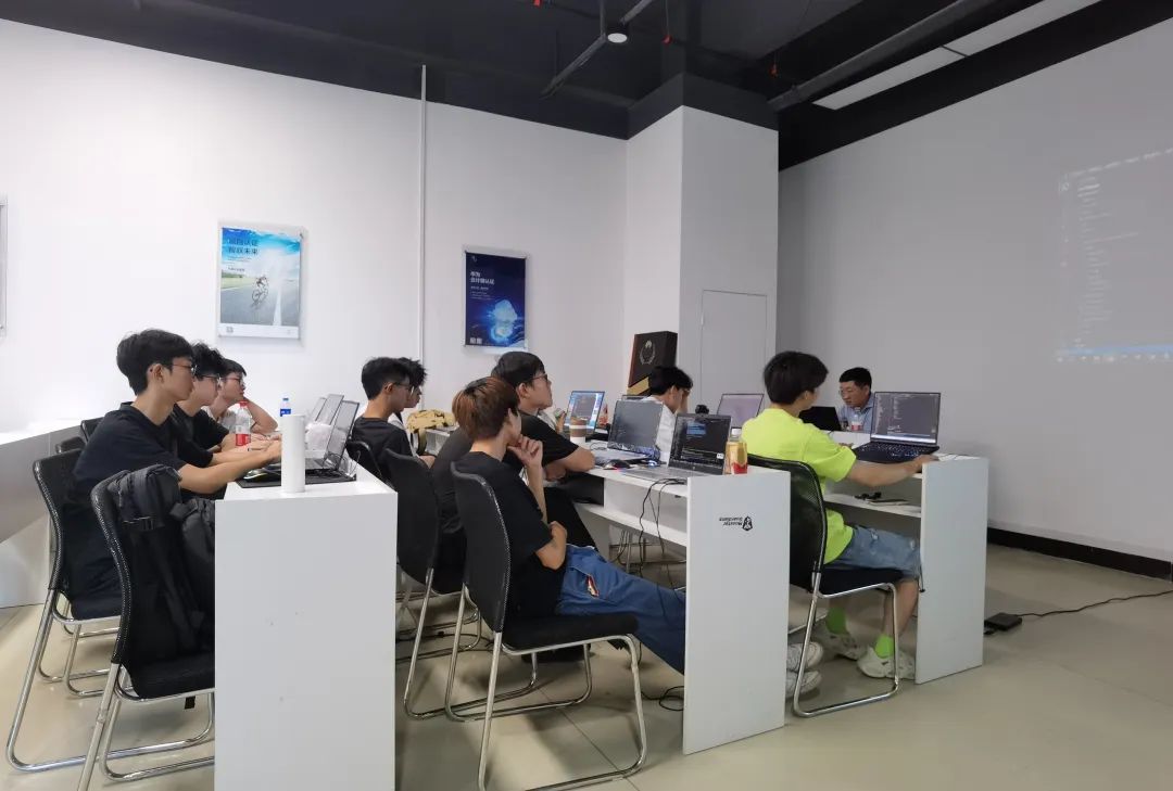 暑期首場華為云移動應用開發師資培訓在泰豪動漫學院舉辦，賦能動漫人才培養新動能